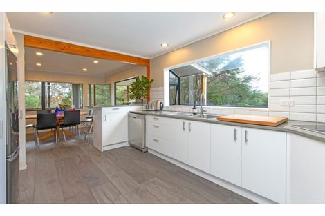 Photo of property in 60 Scott Road, Stanmore Bay, Whangaparaoa, 0932