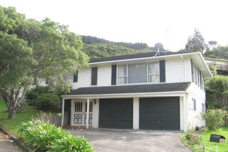Photo of property in 8 Westhaven Drive, Tawa, Wellington, 5028