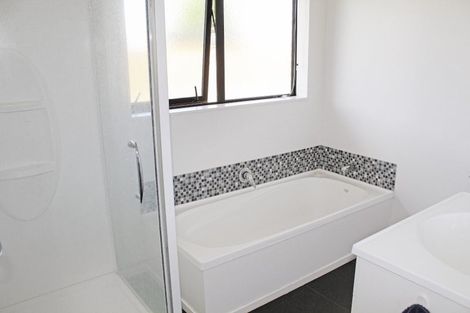 Photo of property in 22 Liberty Grove, Kelvin Grove, Palmerston North, 4414