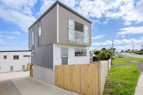 Photo of property in 298f Sunset Road, Windsor Park, Auckland, 0632