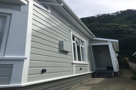 Photo of property in 232 Sutherland Road, Lyall Bay, Wellington, 6022