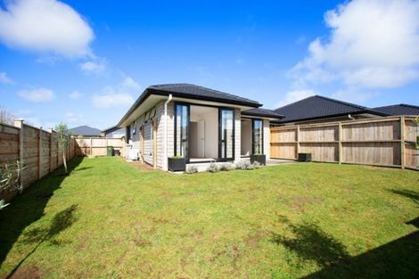 Photo of property in 6 Tilly Lane, Huapai, Kumeu, 0810