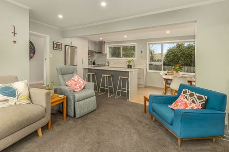 Photo of property in 14 Walton Road, Paraparaumu Beach, Paraparaumu, 5032