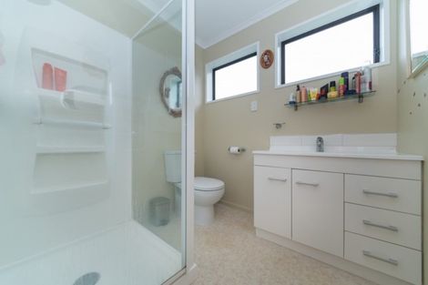 Photo of property in 10 Akaroa Avenue, Awapuni, Palmerston North, 4412