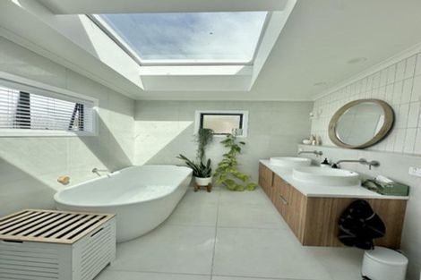 Photo of property in 162 Molesworth Street, New Plymouth, 4312