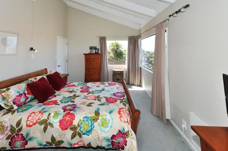 Photo of property in 909 East Coast Road, Northcross, Auckland, 0632