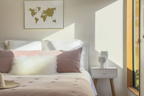 Photo of property in 22 Cochran Road, Oratia, Auckland, 0604