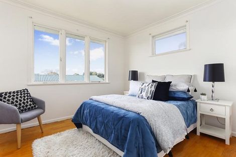 Photo of property in 50 Beaubank Road, Kelston, Auckland, 0602