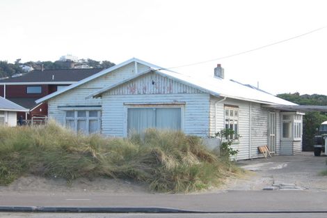Photo of property in 50 Lyall Parade, Lyall Bay, Wellington, 6022