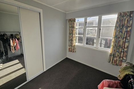 Photo of property in 77 Mould Street, Waitara, 4320