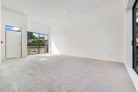 Photo of property in 4/2 Swan Hill Drive, Glen Eden, Auckland, 0602