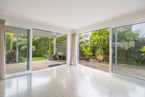 Photo of property in 2/17 Bevyn Street, Castor Bay, Auckland, 0620