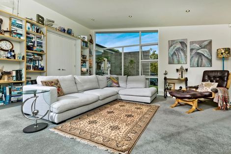 Photo of property in 27 Newbury Place, Schnapper Rock, Auckland, 0632