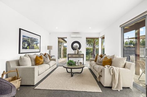 Photo of property in 17 Awanui Crescent, Matakana, Warkworth, 0985