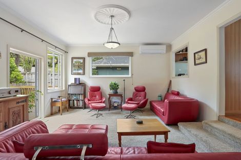 Photo of property in 125 Woodlands Park Road, Titirangi, Auckland, 0604