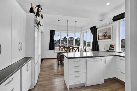 Photo of property in 13 Konini Street, Inglewood, 4330