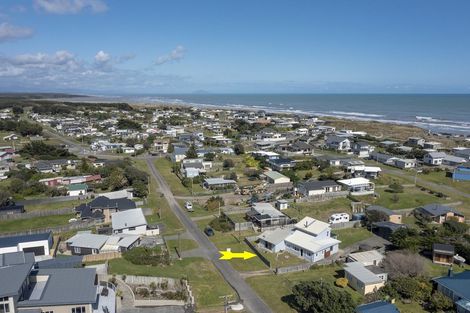Photo of property in 14 Brown Terrace, Foxton Beach, Foxton, 4815