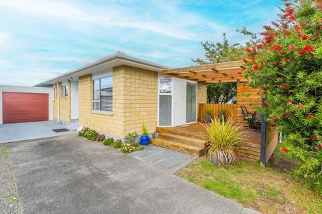 Photo of property in 2/16 Anaru Street, Raumati Beach, Paraparaumu, 5032
