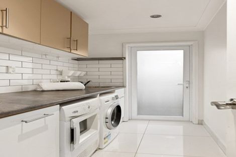 Photo of property in 25 Portadown Avenue, Pakuranga Heights, Auckland, 2010