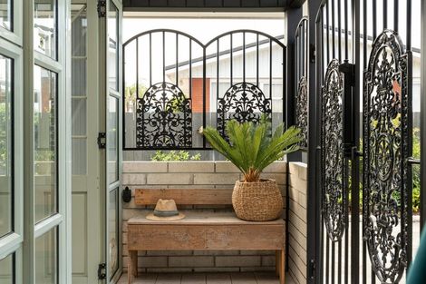 Photo of property in 25 Muricata Avenue, Mount Maunganui, 3116