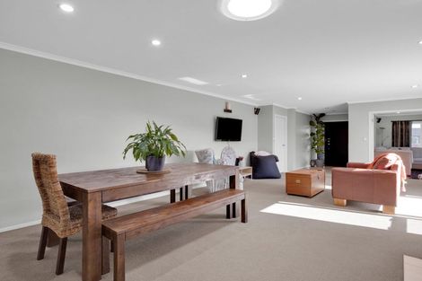 Photo of property in 7 Whitney Place, Rototuna North, Hamilton, 3210