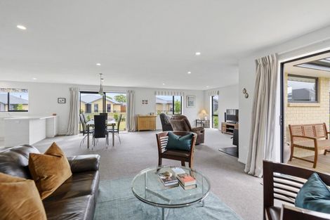 Photo of property in 16 Cressy Place, Darfield, 7510