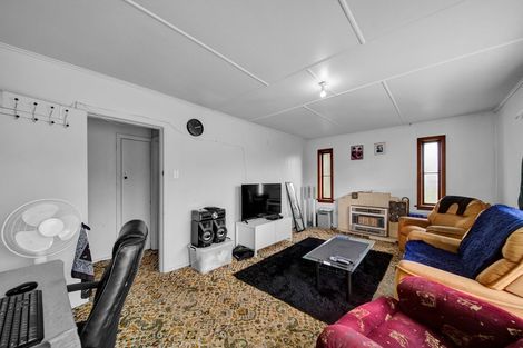 Photo of property in 16 Grey Street, Hawera, 4610