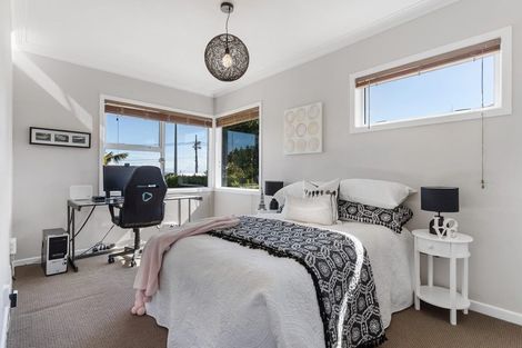 Photo of property in 37 Mellons Bay Road, Mellons Bay, Auckland, 2014