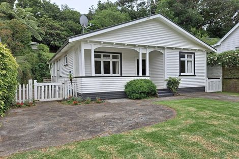 Photo of property in 22 Bracken Street, New Plymouth, 4310