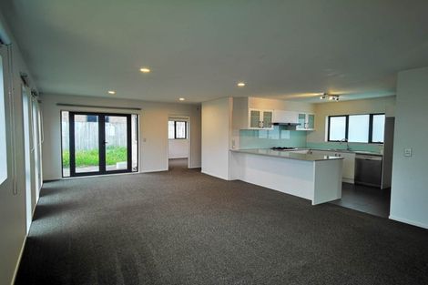 Photo of property in 3a Mcleod Road, Henderson, Auckland, 0612