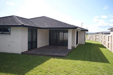 Photo of property in 63 Kaurinui Crescent, One Tree Point, 0118