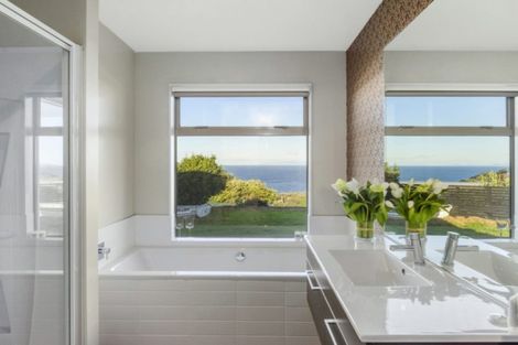 Photo of property in 22 Wonderview Road, Leigh, 0985