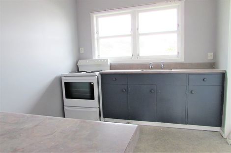 Photo of property in 55 Oregon Drive, Maoribank, Upper Hutt, 5018