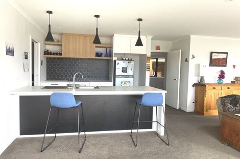 Photo of property in 4 Mcdonald Place, Collingwood, 7073