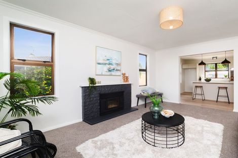 Photo of property in 13 Diamond Street, Carterton, 5713