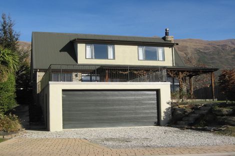 Photo of property in 135 Meadowstone Drive, Wanaka, 9305
