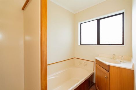 Photo of property in 246 Kawiu Road, Levin, 5510