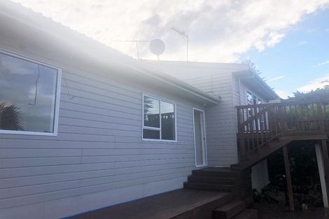 Photo of property in 1/57b Woodlands Crescent, Browns Bay, Auckland, 0630