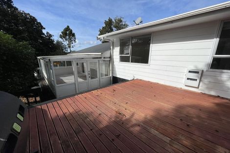 Photo of property in 16 West Glade Crescent, Birkenhead, Auckland, 0626