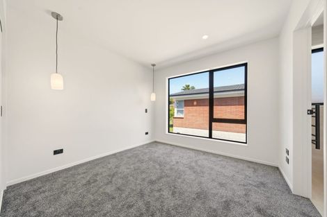 Photo of property in 15b Wilbur Place, Pakuranga Heights, Auckland, 2010