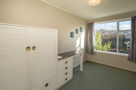 Photo of property in 6 Shirldale Place, Avonhead, Christchurch, 8042