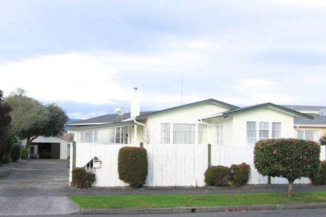 Photo of property in 43 Waterloo Crescent, Hokowhitu, Palmerston North, 4410