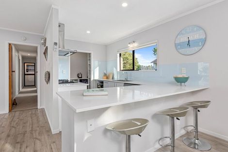 Photo of property in 36 Ladies Mile, Manly, Whangaparaoa, 0930