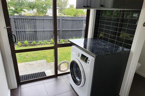 Photo of property in 1 Brookby Crescent, Avonhead, Christchurch, 8042