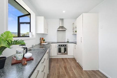 Photo of property in 22 Franklyn Road, Tawa, Wellington, 5028