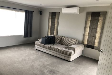 Photo of property in 7 Whitney Place, Rototuna North, Hamilton, 3210