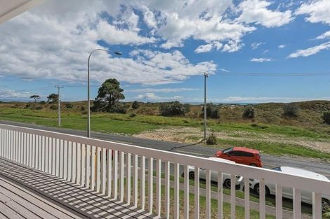 Photo of property in 880 Papamoa Beach Road, Papamoa Beach, Papamoa, 3118