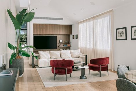 Photo of property in 124 Marine Parade, Mount Maunganui, 3116