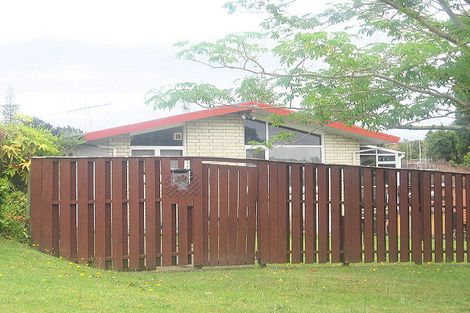 Photo of property in 38 Queen Street, Te Puke, 3119