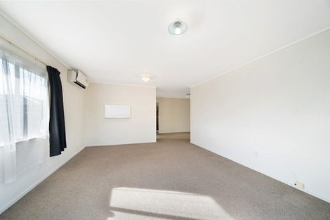 Photo of property in 1/47 Flanshaw Road, Te Atatu South, Auckland, 0610